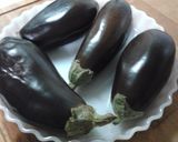 Foto del paso 1 de la receta Berenjenas rellenas con salsa italiana de aceitunas y huevo secreto