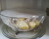 A picture of step 3 of Patató with Rosemary and Brava Sauce.