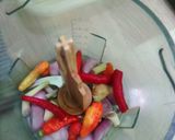 Foto langkah ke 2 dari resep Tumis cumi asin.
