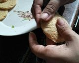 A picture of step 6 of Stuffed Bread Pakoda.