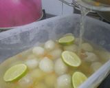 Foto langkah ke 3 dari resep Asinan Rambutan Merem Melek.