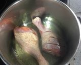 Foto del paso 1 de la receta Muslos de pavo al cava