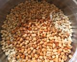 A picture of step 1 of Alasandekalu (chavli) vada.
