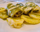 Foto del paso 9 de la receta: Rollitos de pollo con pesto de avellanas sobre cama de patatas