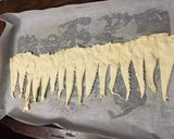 A picture of step 1 of Candy cane danish.