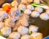 Hình bước làm 2 của món Bánh Canh Sườn + Bò Viên
