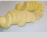 Foto del paso 3 de la receta Rape con guarnición de patata y cebolla al horno
