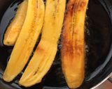 Foto del paso 4 de la receta: Tajadas fritas de plátano amarillo