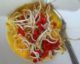 Foto langkah ke 3 dari resep Telur Dadar Kecambah.