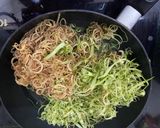 Hình bước làm 5 của món Miến và bún măng vịt