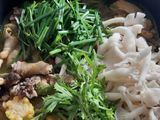 Gà nấu nấm