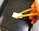 A picture of step 2 of Japanese White and Yellow Egg Roll.