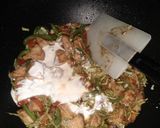 A picture of step 8 of Chicken chow mein.