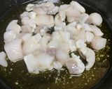 Foto del paso 1 de la receta: Arroz con rape y alcachofas