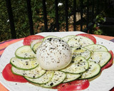Foto del paso 4 de la receta: Ensalada de calabacín, tomate y burrata