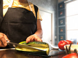 Calabacín relleno en papillote