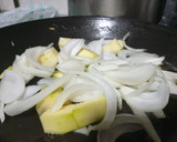 Foto del paso 2 de la receta: Cebolla con verduras y canela para cous-cous