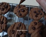Foto langkah ke 7 dari resep Triple Chocolate Cookies.