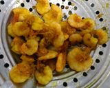 Foto langkah ke 1 dari resep Tumis udang lengkuas.