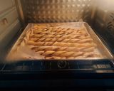 Foto langkah ke 5 dari resep Choco Cheese Puff Pastry Twists.