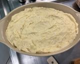 Une image de l'étape 9 de Écrasée gratinée de pommes de terre à l'ail, crème et emmental.
