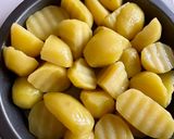 Hình bước làm 1 của món Ức Vịt & Khoai Tây Nướng Muối