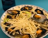 Foto del paso 16 de la receta: Linguini (o tallarines) en caldo de mejillones frescos (seis minutos)