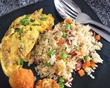 Foto langkah ke 4 dari resep Nasi goreng + omelette simple buat sarapan.
