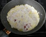 A picture of step 3 of Pasta with salmon.