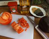 Foto del paso 1 de la receta: Ensalada de escarola y aguacates con semillas
