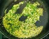 Foto langkah ke 2 dari resep Nasi Daun Jeruk 🍚.