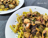 Foto del paso 6 de la receta: Wok de alcachofas, setas y pulpo, con patatas paja