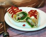 A picture of step 4 of Khubz jarjeer salad rolls.