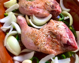 Foto del paso 2 de la receta: Pollo al horno con champiñones y calabacín