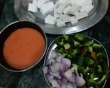 A picture of step 1 of Kadai paneer.