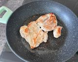 Harissa paprikakrémes csirkemell rukkolasalátával édesburgonyával recept fázis 3 fotója
