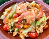 รูปขั้นตอนการทำที่ 5 ของ รวมมิตรผัดไข่กุ้งสด