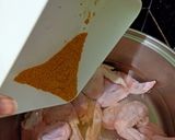 Foto langkah ke 3 dari resep Ayam goreng kunyit.