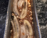 Foto del paso 4 de la receta: Torta de banana con chips de chocolate y dulce de leche