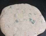 Foto del paso 2 de la receta: Pancakes de verdeo rellenos con queso🥞