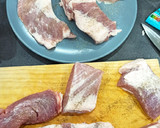 Foto del paso 1 de la receta: Secreto ibérico en salsa de verduras y brandy 🥃
