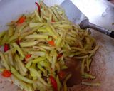 Foto langkah ke 4 dari resep Tumis labu siam pedas manis.