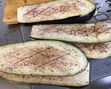 Une image de l'étape 2 de Aubergine grillée aux épices anardana.