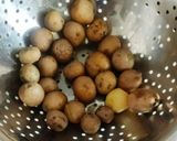 A picture of step 1 of Smoked paprika baby potato.