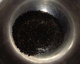 A picture of step 2 of Chia orange juice.