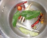 Foto langkah ke 3 dari resep Pindang Bandeng Duri Lunak.