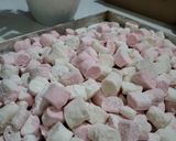 Foto langkah ke 8 dari resep Marshmellow Bites.
