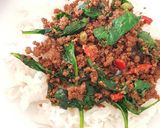 A picture of step 3 of Stir Fried Minced Meat with Baby Spinach.