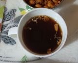 A picture of step 4 of Kashmiri kahwa.