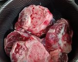 Foto del paso 1 de la receta: Carne de osobuco a la olla con salsa de tomate